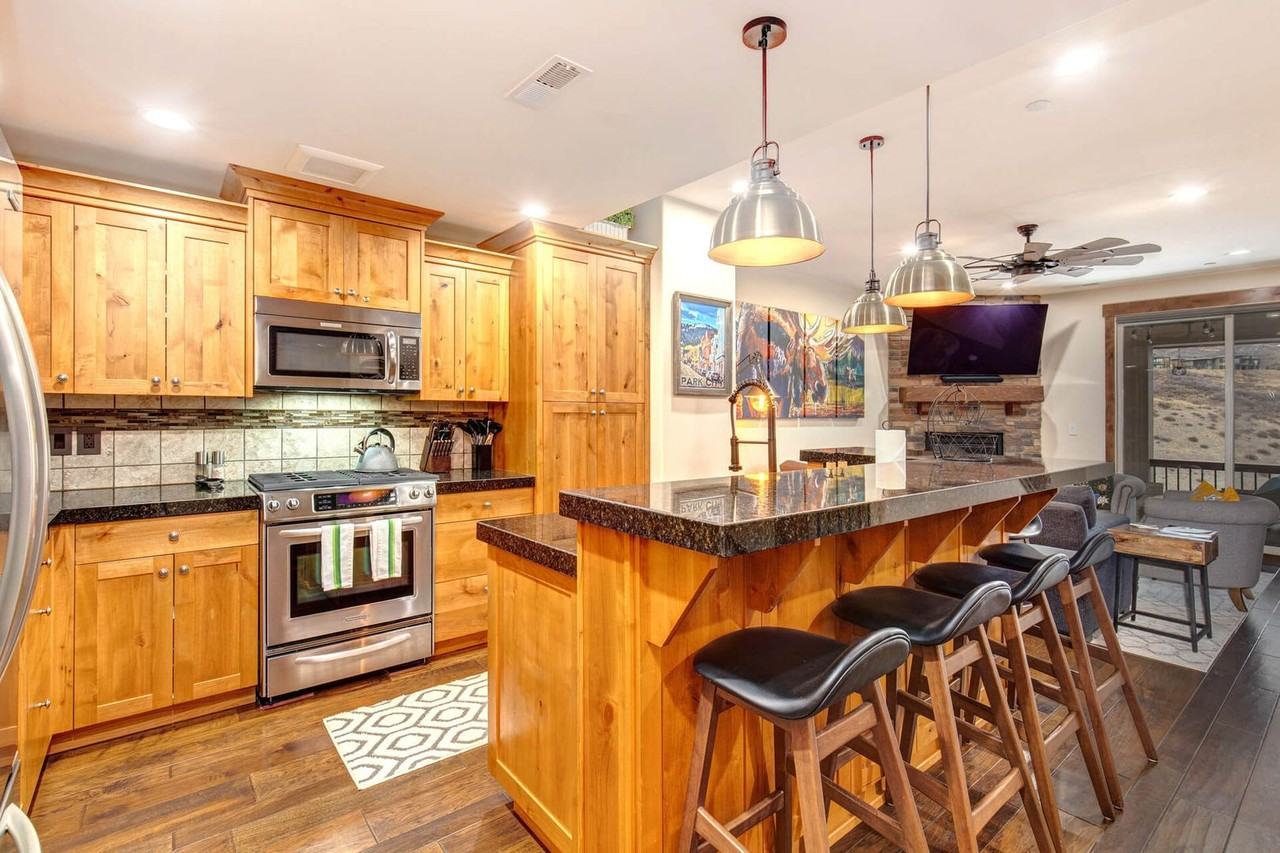 13346 N Highmark Ct - Photo 2 of 24