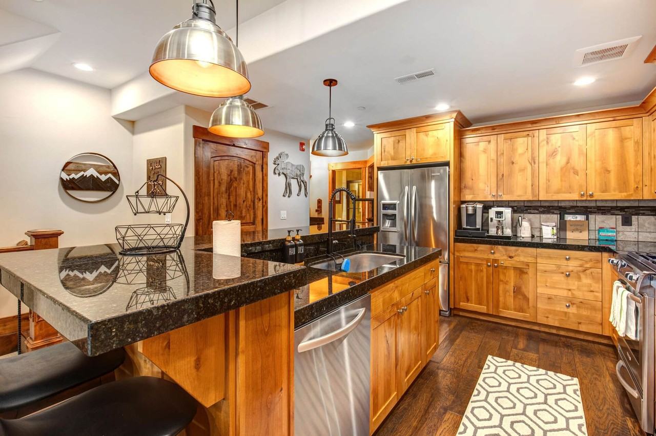 13346 N Highmark Ct - Photo 3 of 24