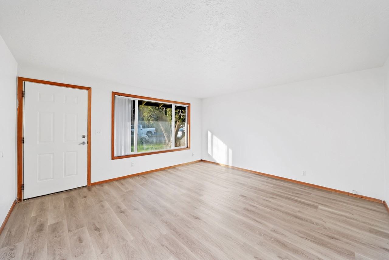 Cedar Court Apartments - Photo 4 of 21