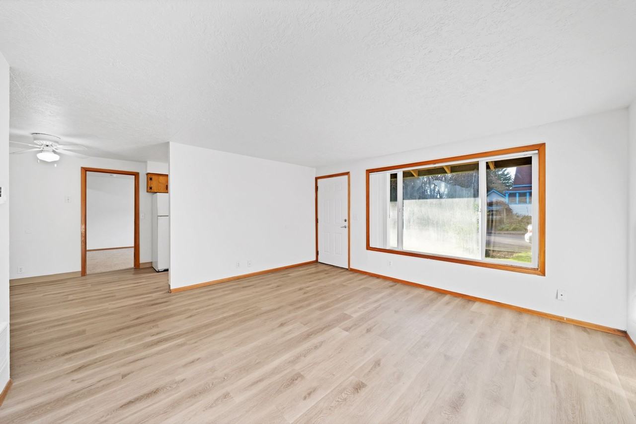 Cedar Court Apartments - Photo 5 of 21