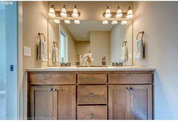 2602 Ne 131st Ct - Photo 3 of 8