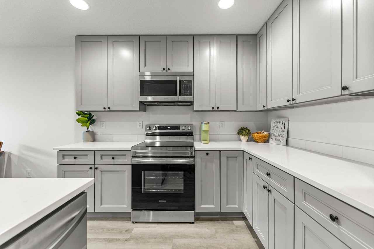 13735 Ne 30th Ave - Photo 5 of 15