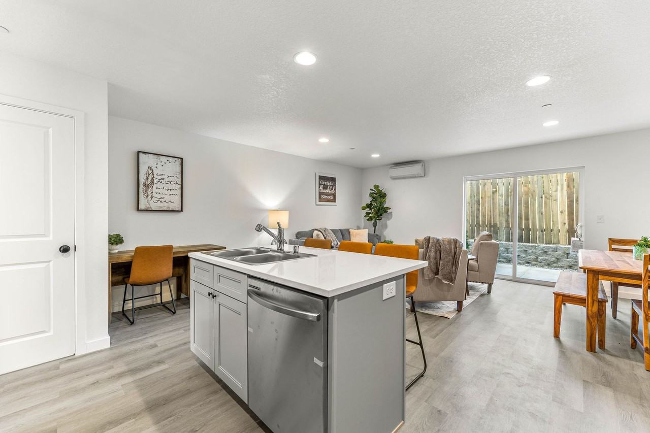 13735 Ne 30th Ave - Photo 6 of 15