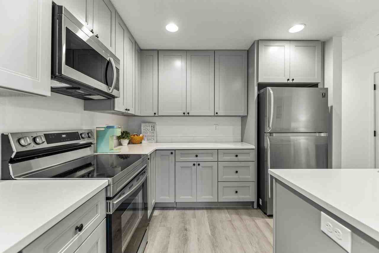 13735 Ne 30th Ave - Photo 7 of 15