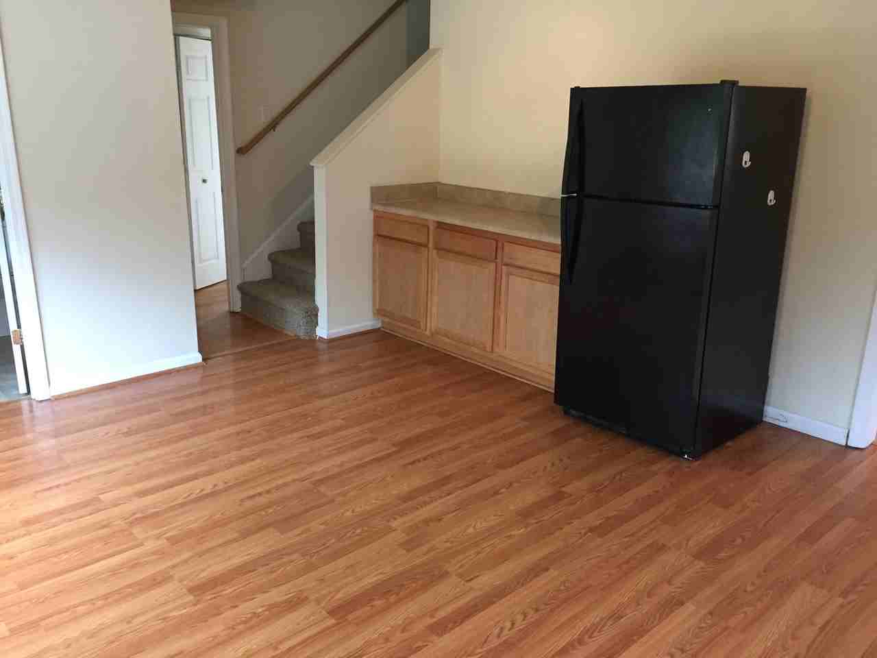 124 Monroe St - Photo 6 of 11