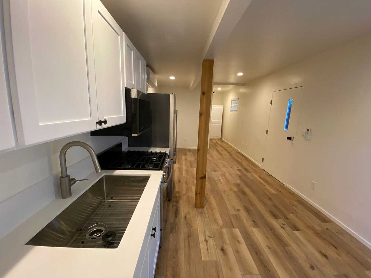 1416 Bath St #I - Photo 4 of 18
