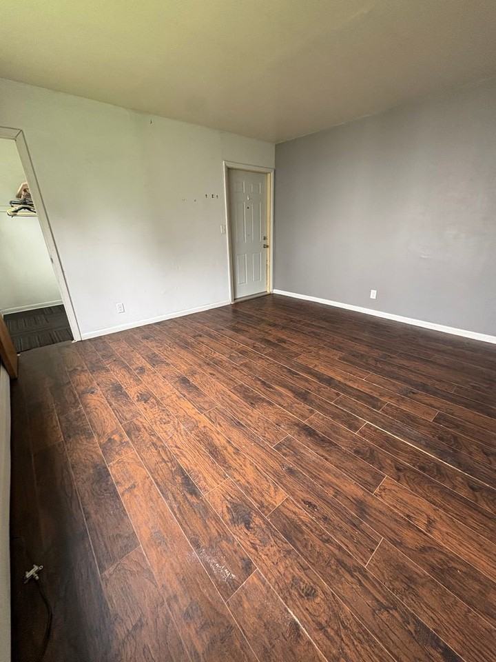 515 W Oak St #A - Photo 4 of 13