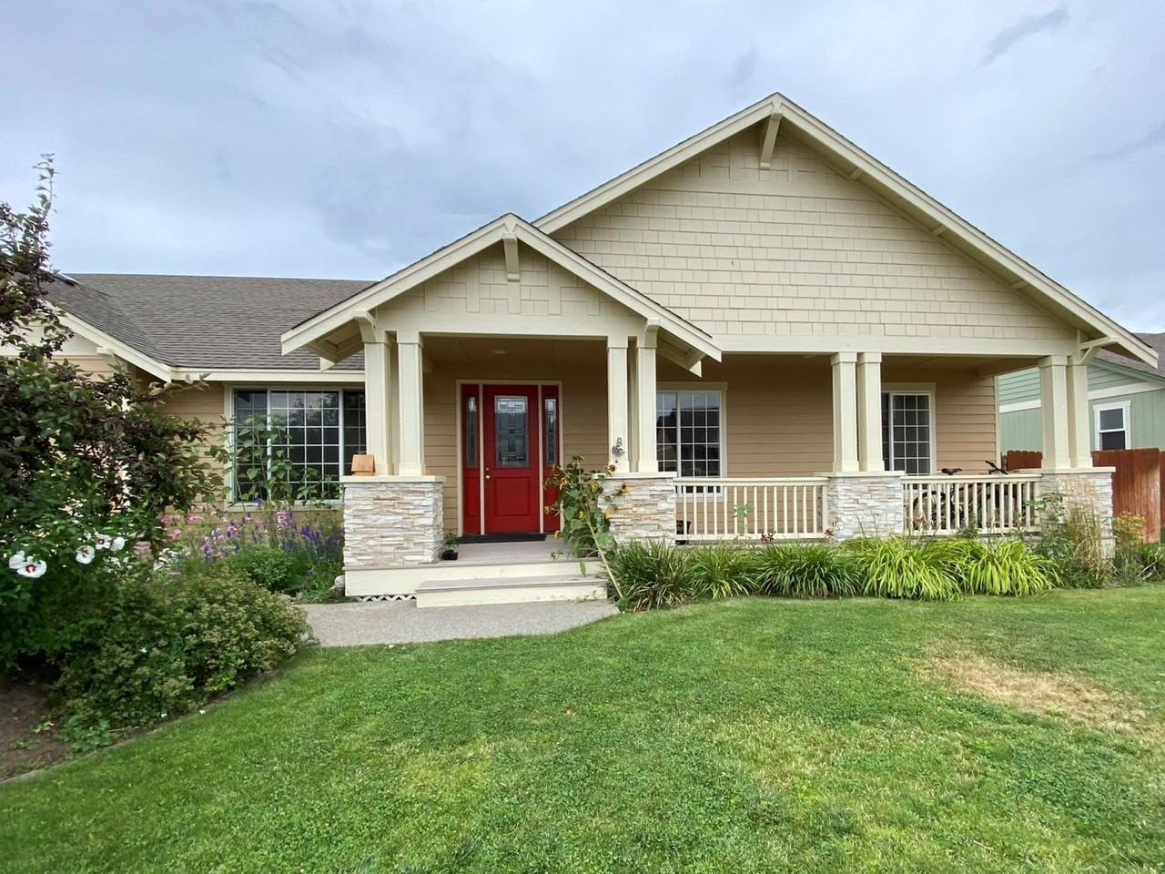 2405 N Lilac Way - Photo 2 of 36