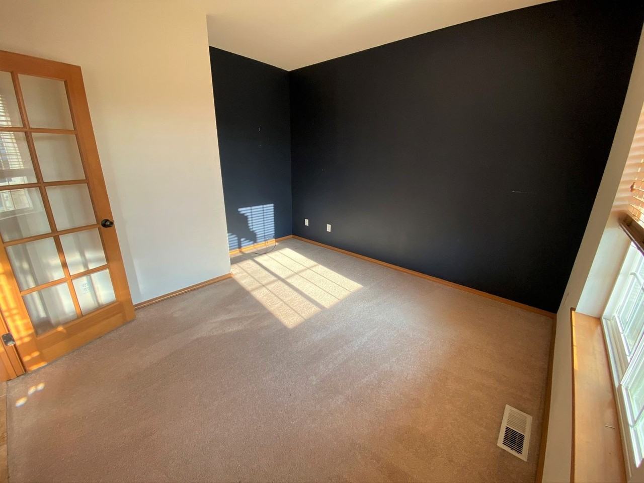 2405 N Lilac Way - Photo 7 of 36