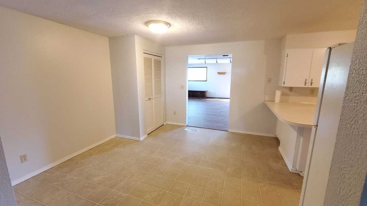 8631 10th Ave Se - Photo 3 of 35