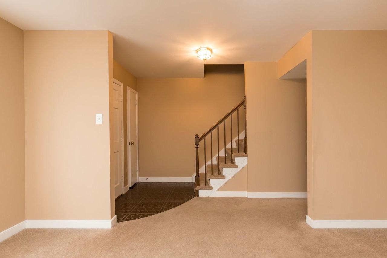 2216 Ashcreek Dr - Photo 3 of 14