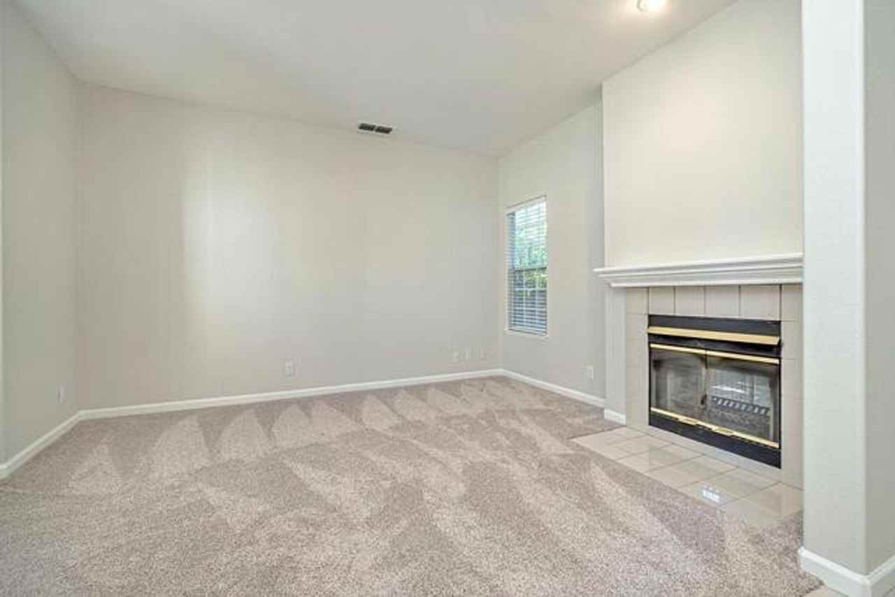 1651 Valdora St - Photo 3 of 16