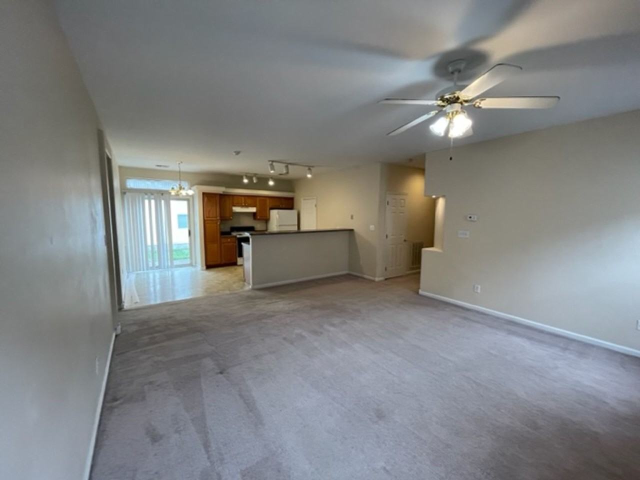 2741 Jacquelyn Ln - Photo 3 of 11