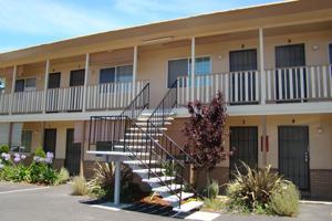 featured image of 440 N Fair Oaks Ave