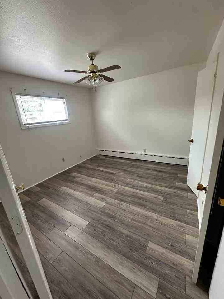 260 West 9th - Photo 3 of 10