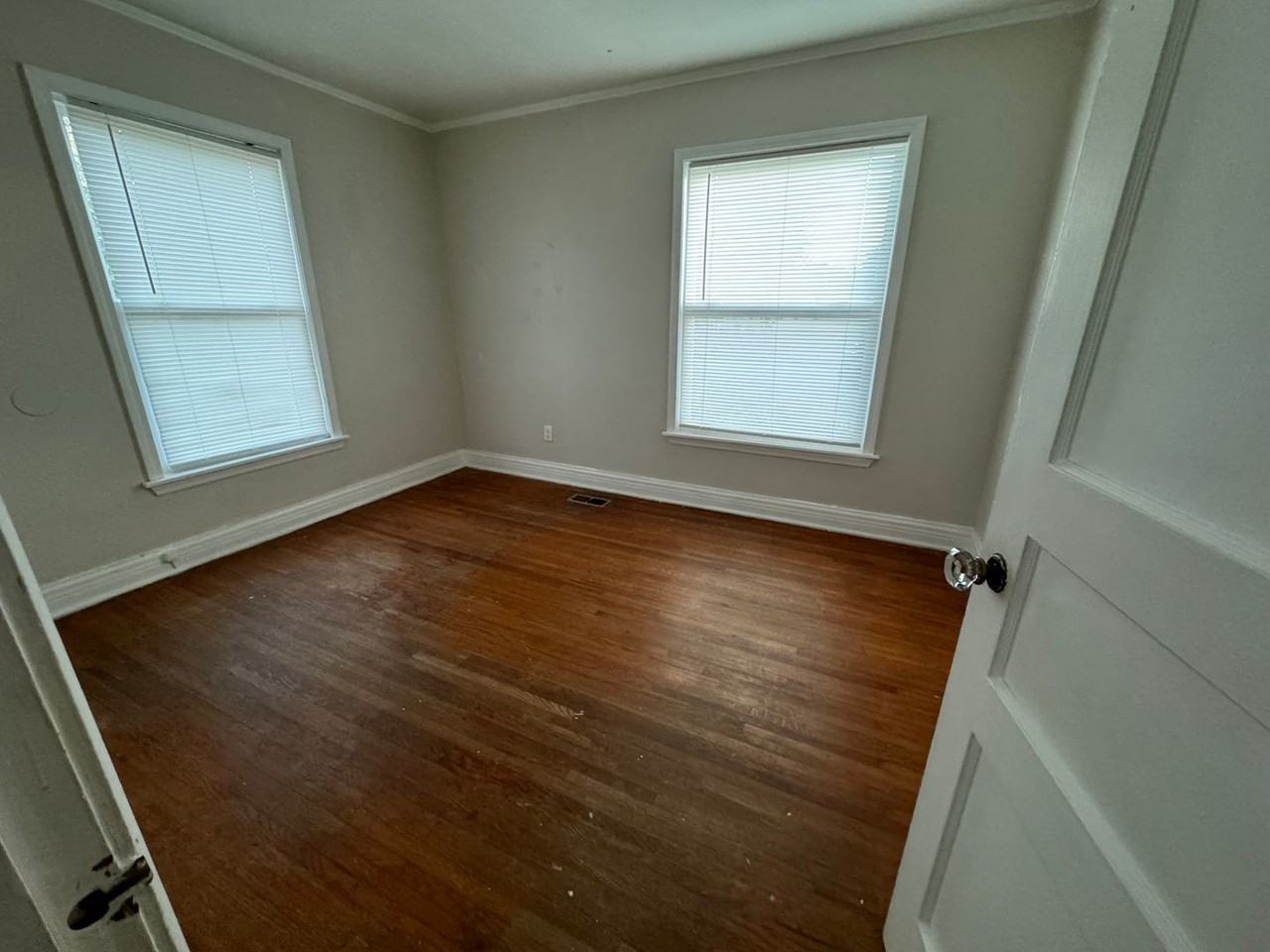 3919 Morris Dr - Photo 2 of 11