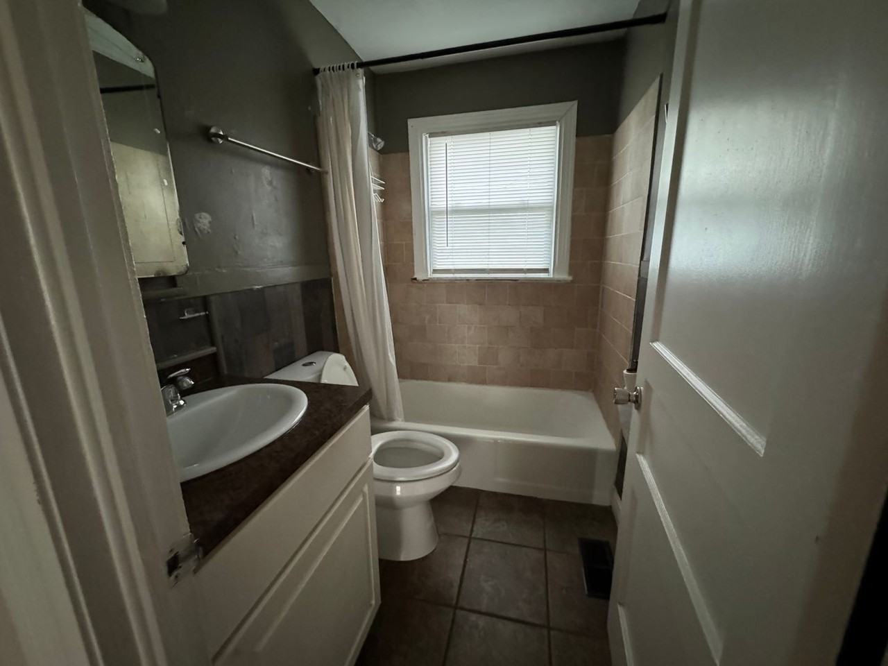 3919 Morris Dr - Photo 3 of 11