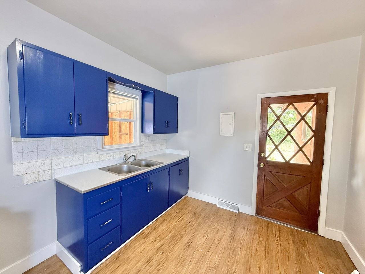 1523 Palmer Ave - Photo 3 of 15