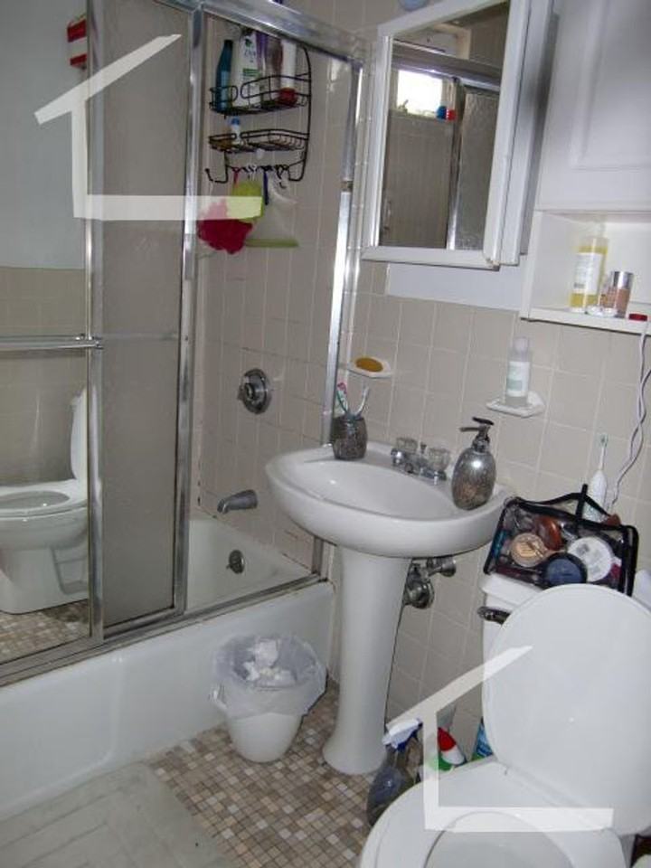 66 Brooks St - Photo 5 of 7