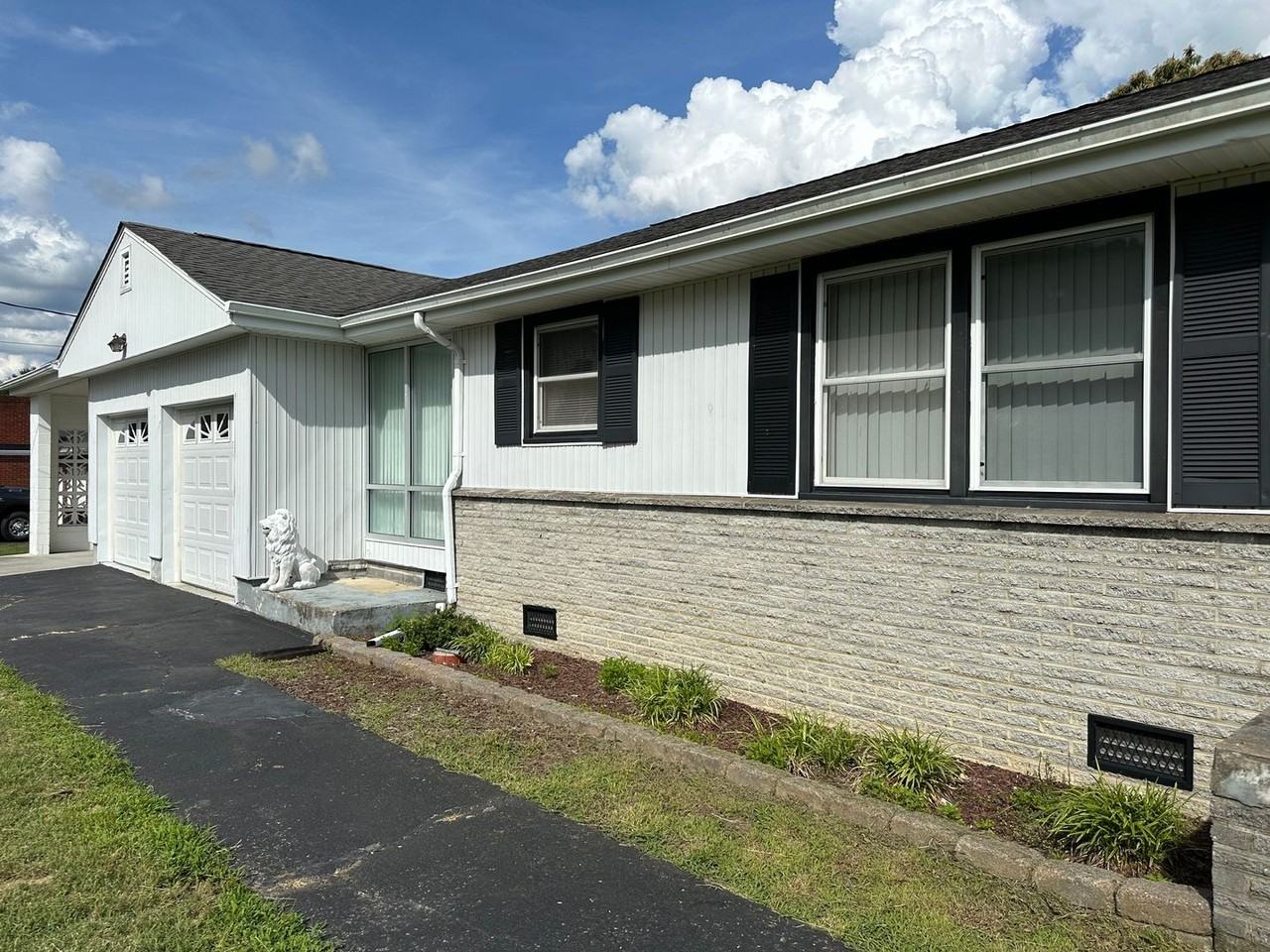 327 Williams Rd - Photo 2 of 50