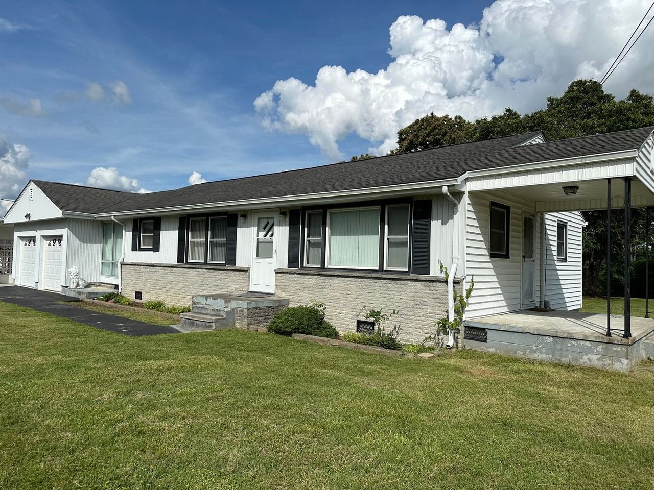 327 Williams Rd - Photo 3 of 50