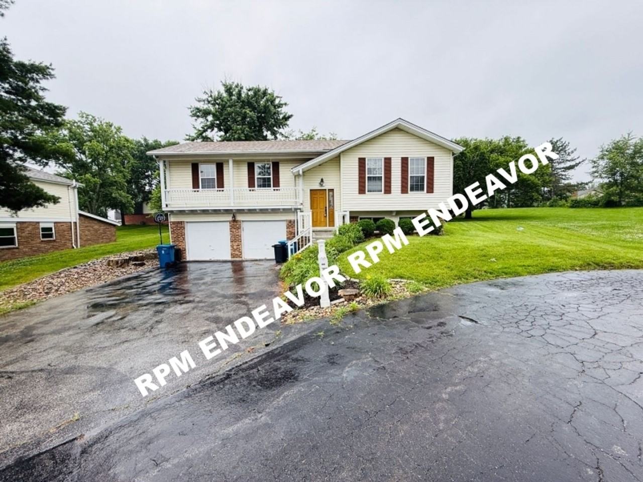 2029 Kentmore Ln - Photo 2 of 23