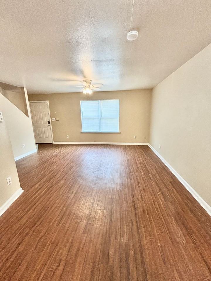 2856 Botany Pl - Photo 3 of 17
