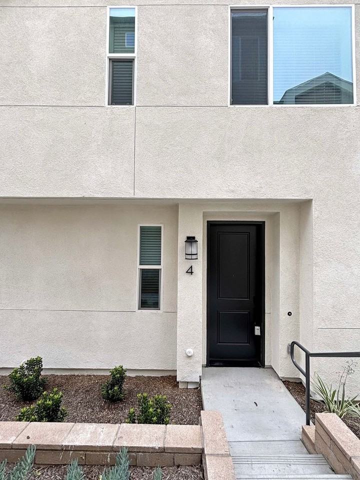 820 Makani St #4 - Photo 2 of 36