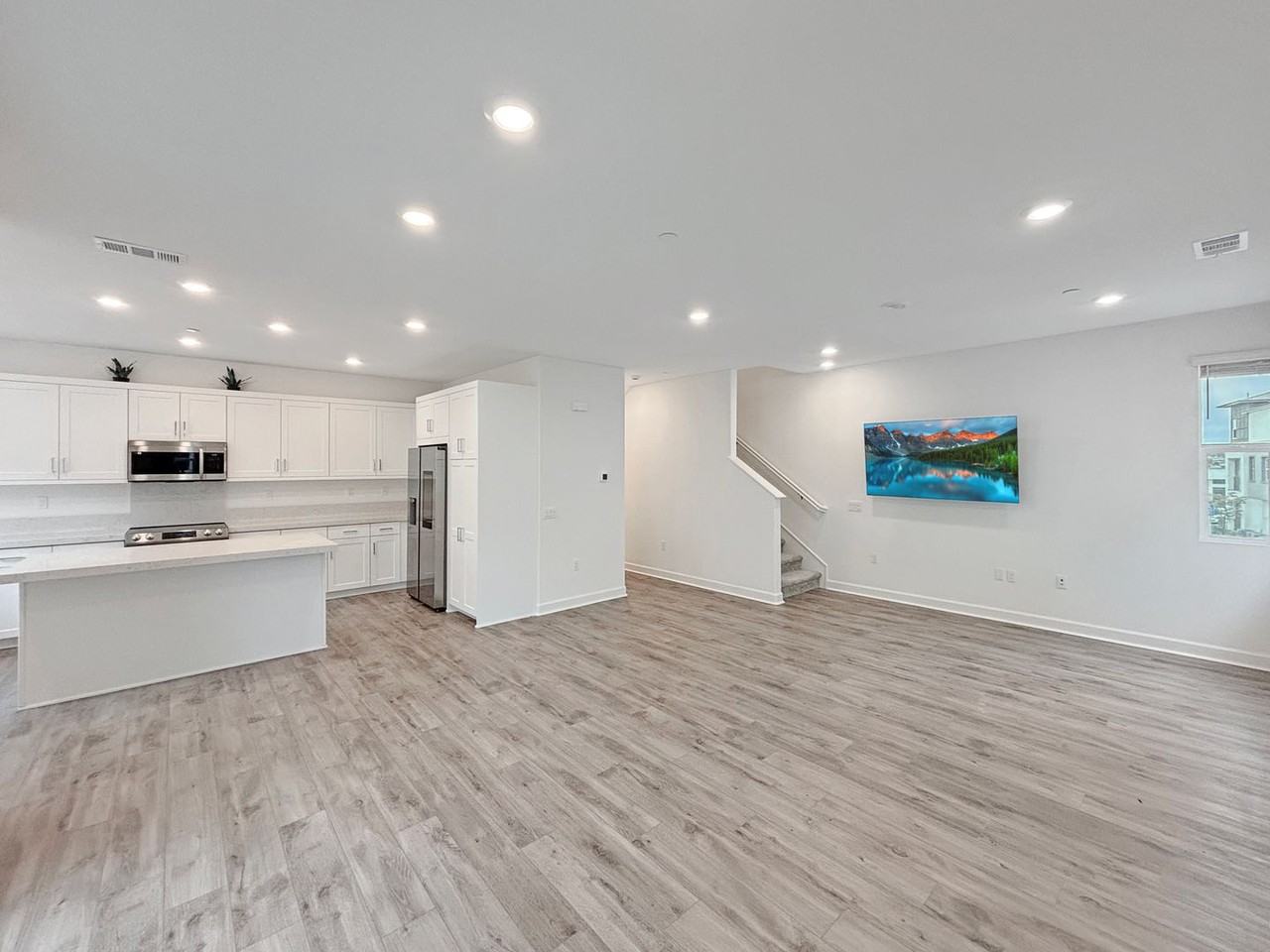 820 Makani St #4 - Photo 3 of 36