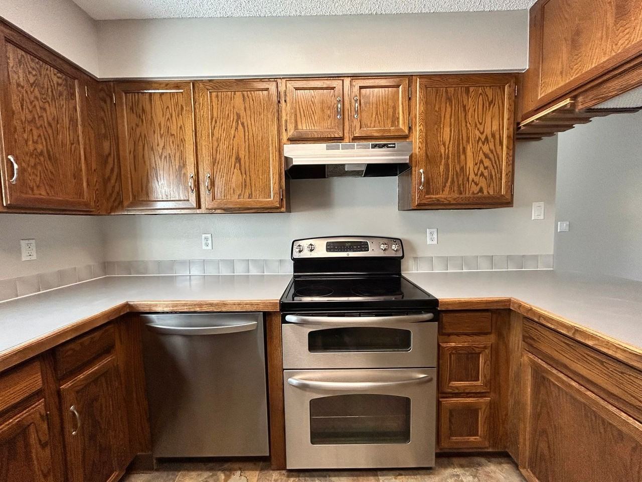 2436 Scott Ct - Photo 6 of 32