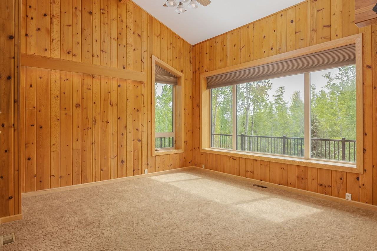 1499 Golden View Dr - Photo 3 of 12