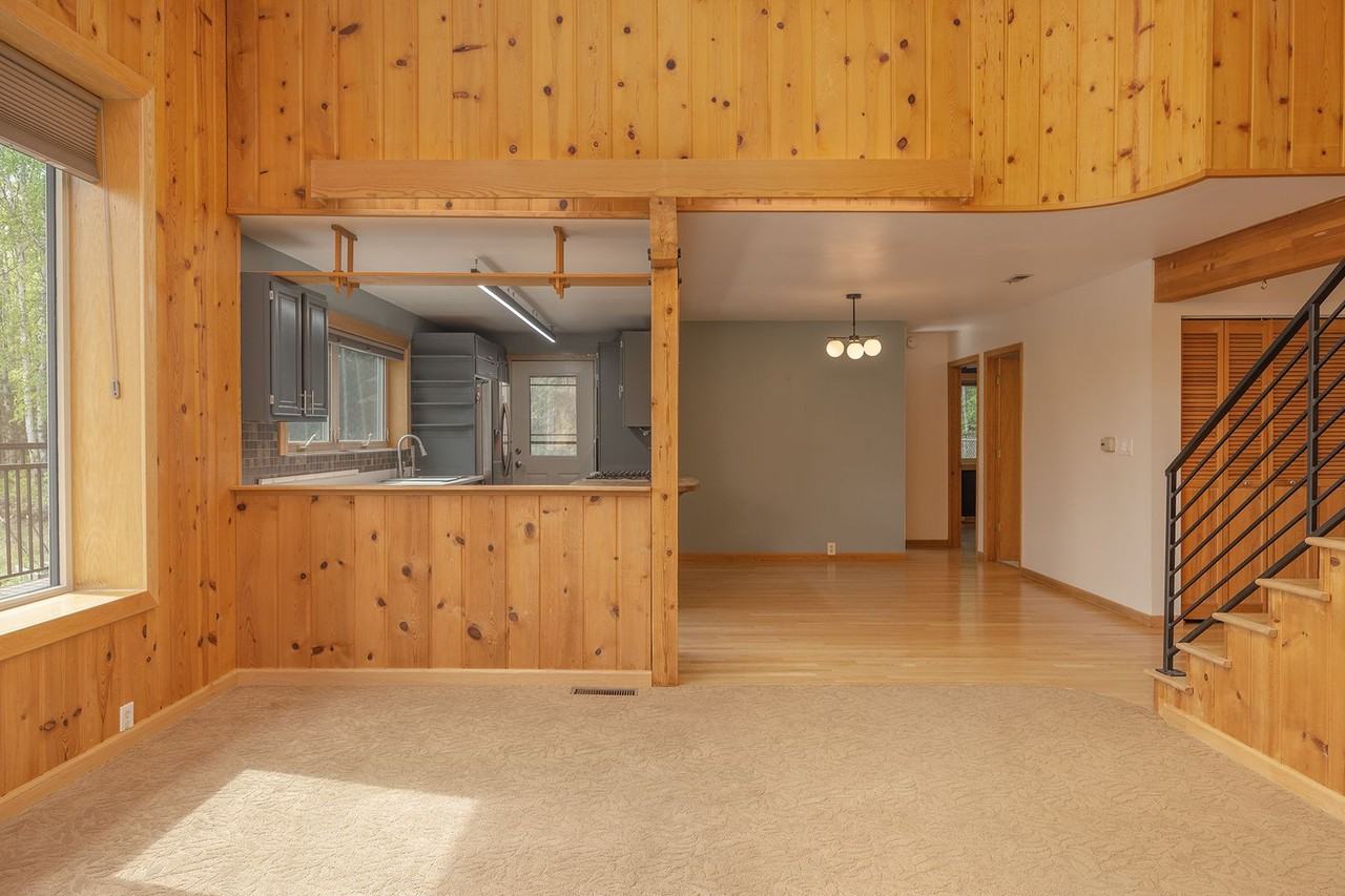 1499 Golden View Dr - Photo 4 of 12