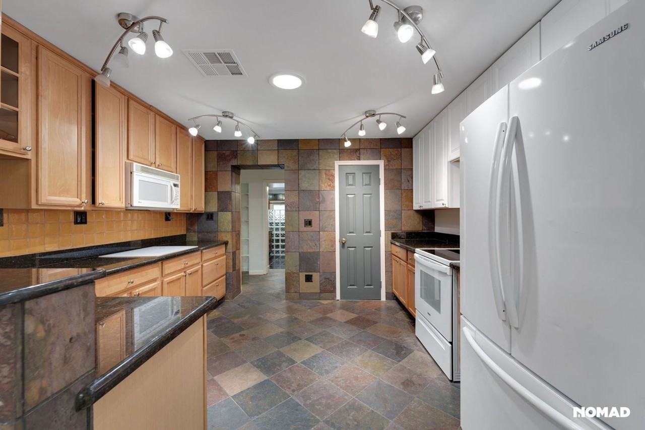 2837 E Campo Bello Dr - Photo 3 of 33