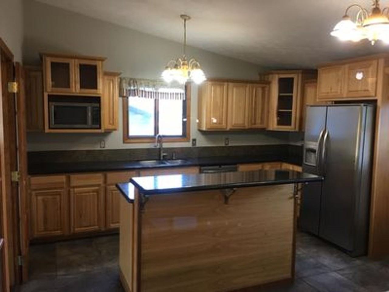 2205 E 49th Ave - Photo 2 of 10