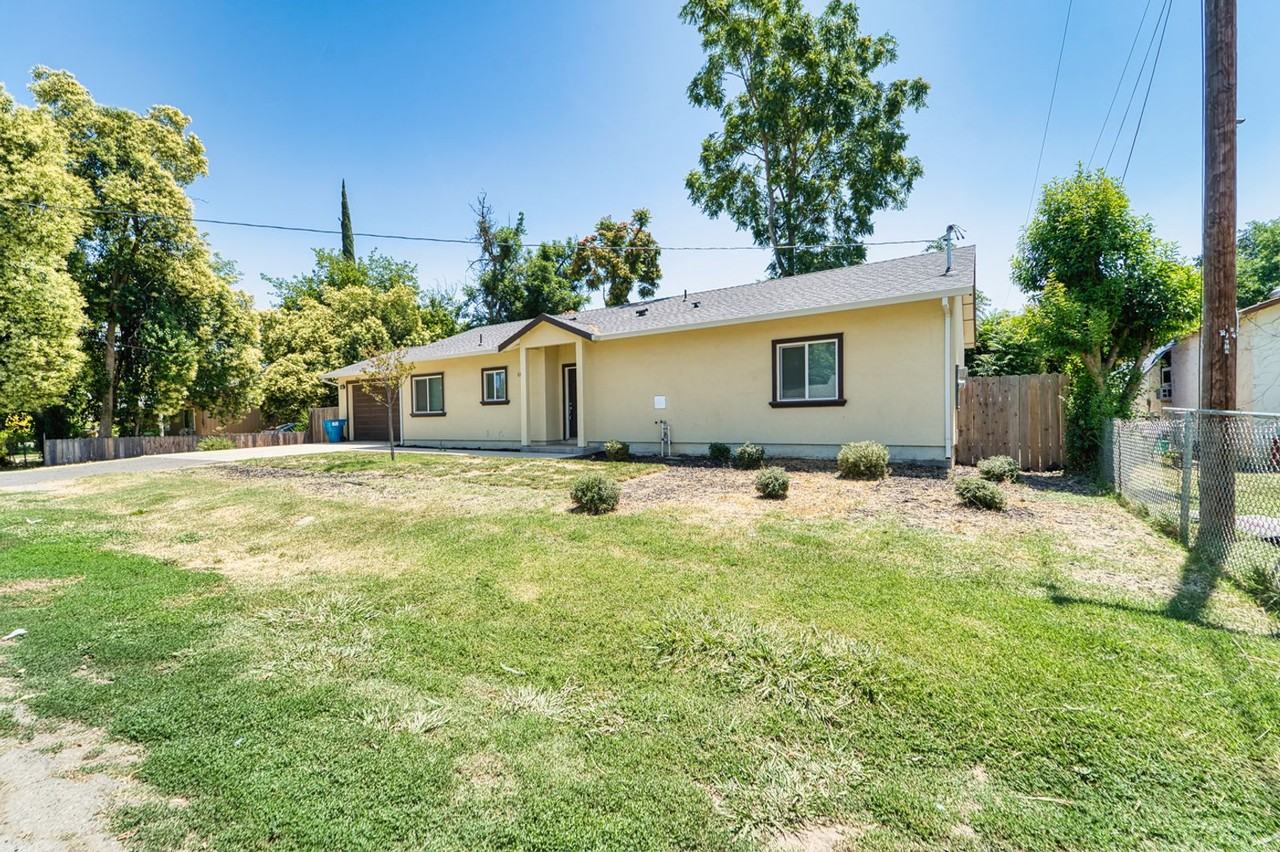 1120 Holly Ave - Photo 2 of 19