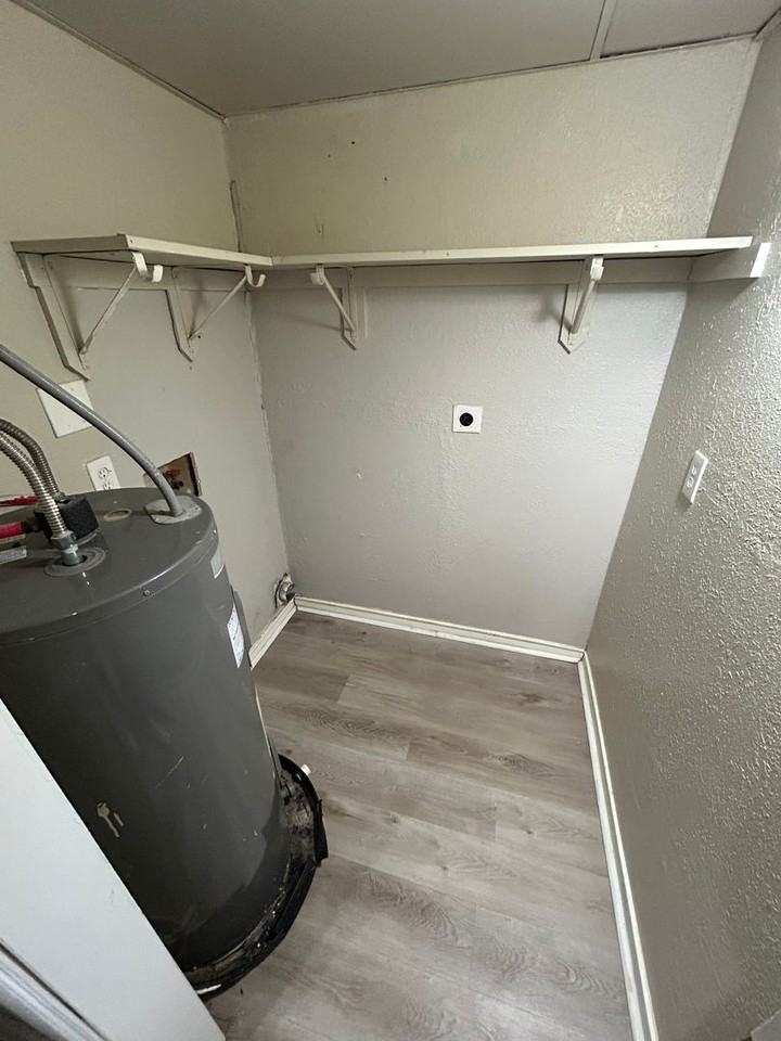715 Eastham Ln - Photo 7 of 21