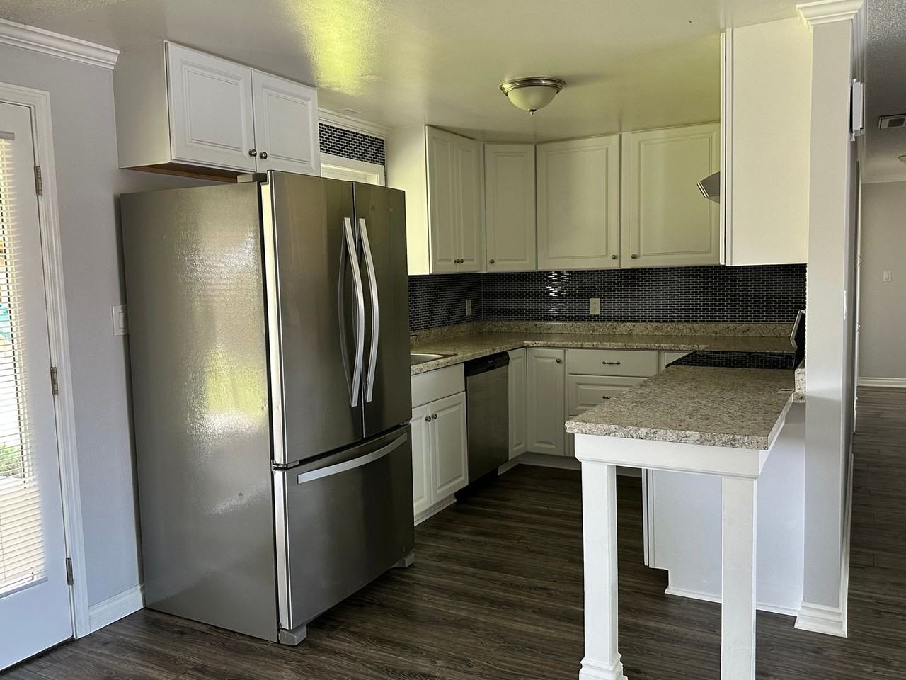 5301 Bel Aire Dr - Photo 6 of 24