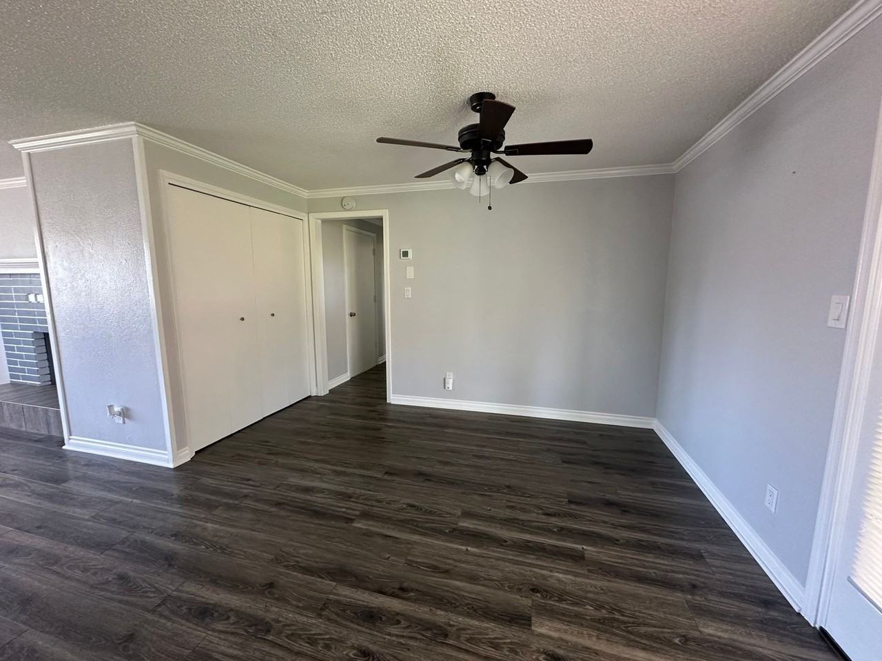 5301 Bel Aire Dr - Photo 7 of 24