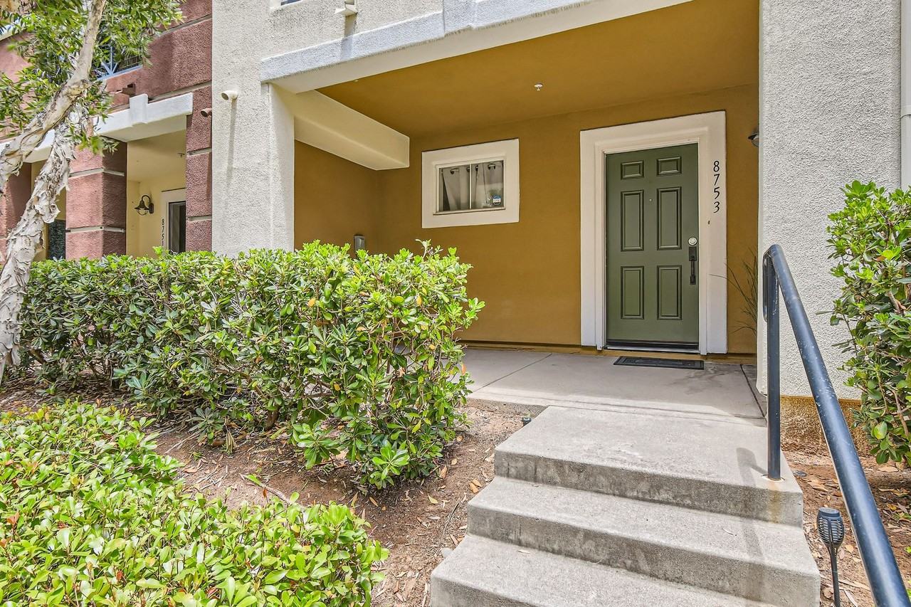 8753 Esplanade Park Ln - Photo 7 of 28