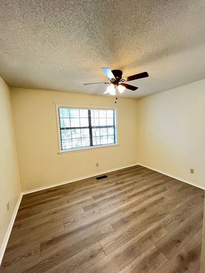 2498 W Jane Circle Dr - Photo 2 of 11