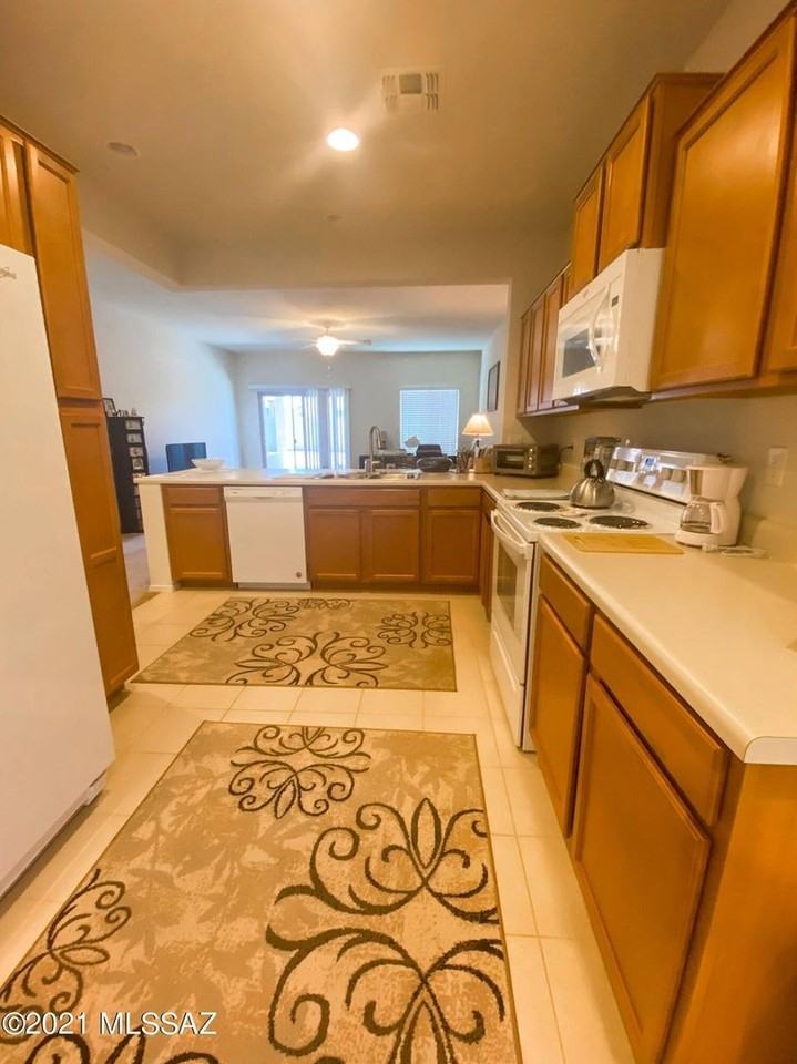 21513 E Freedom Dr - Photo 2 of 19
