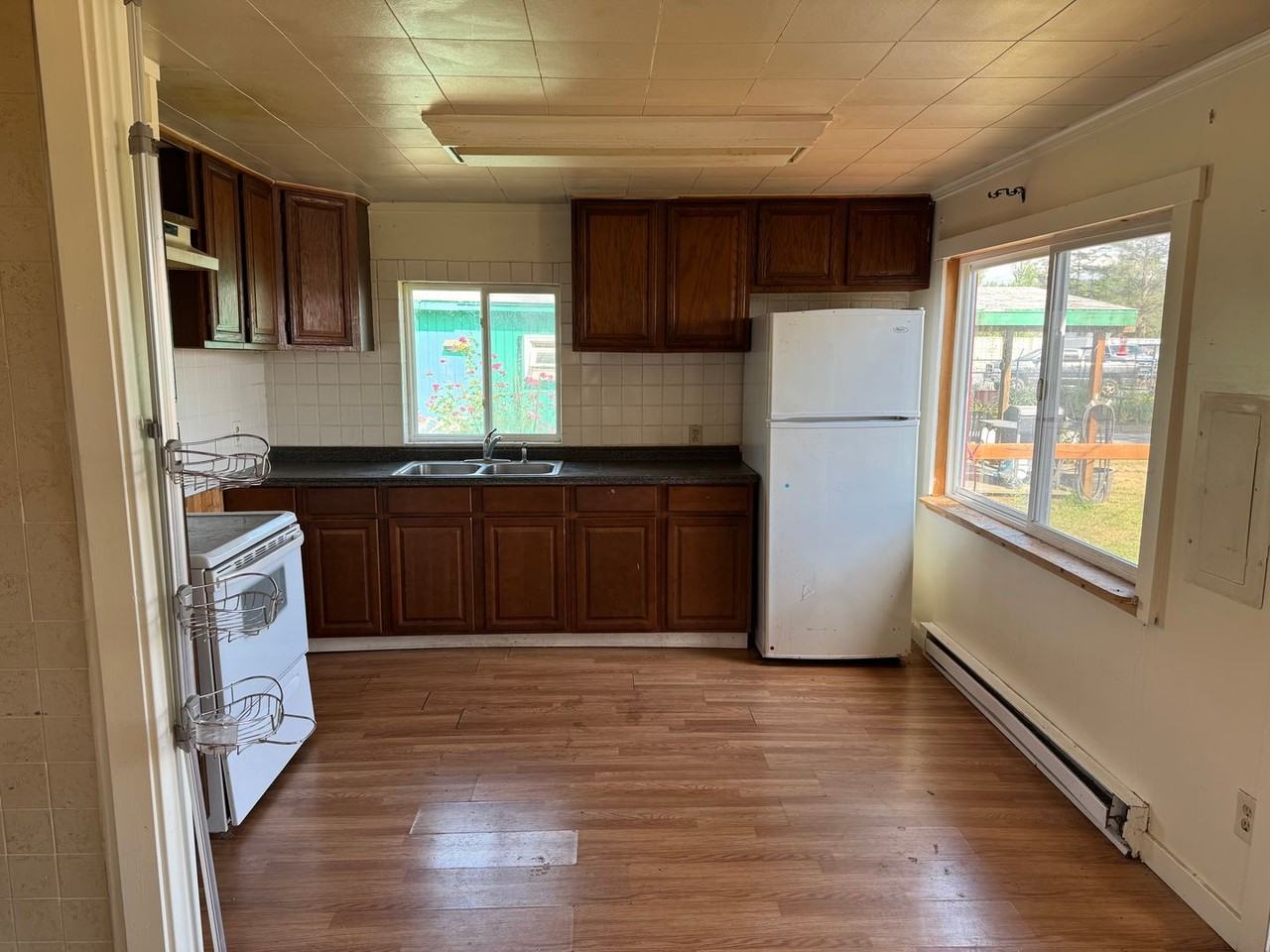 3454 Grove Rd - Photo 3 of 15