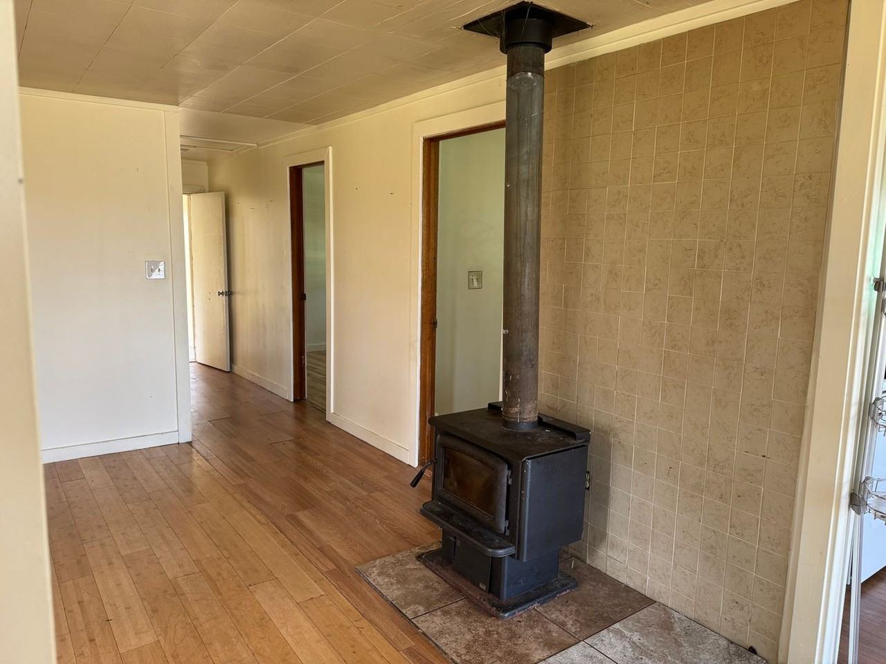 3454 Grove Rd - Photo 7 of 15