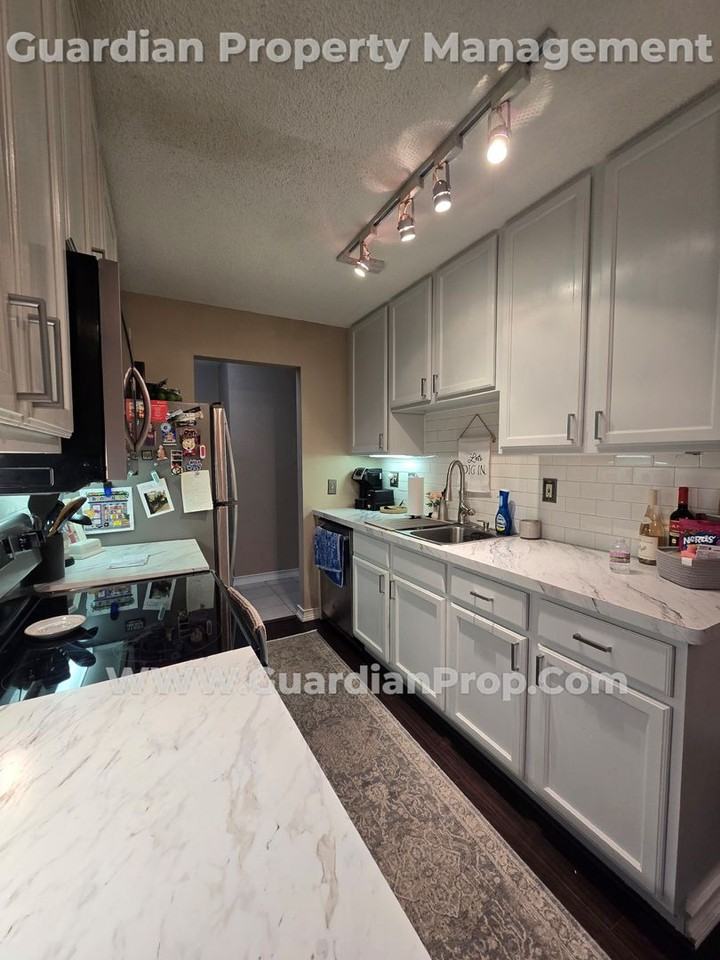 4512 Cedar Lake Rd S #6 - Photo 3 of 13