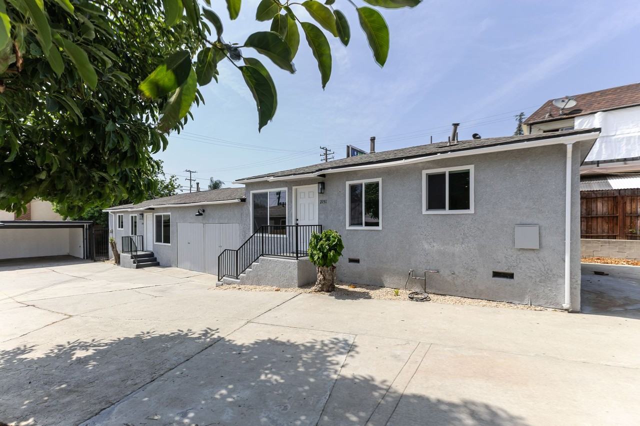 2151 Raymond Ave - Photo 2 of 38