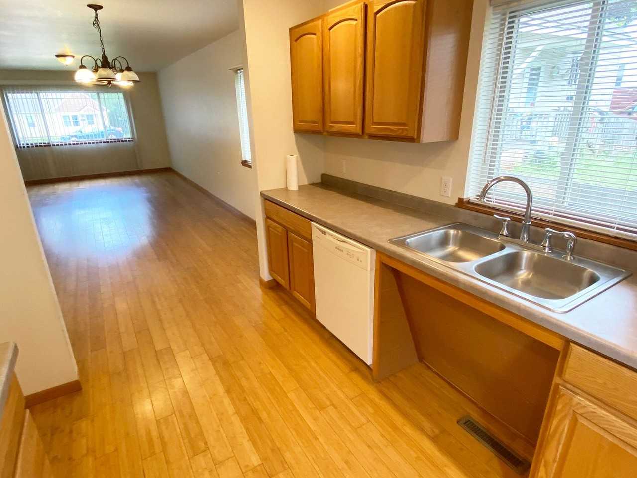 1441 Madison St - Photo 5 of 24