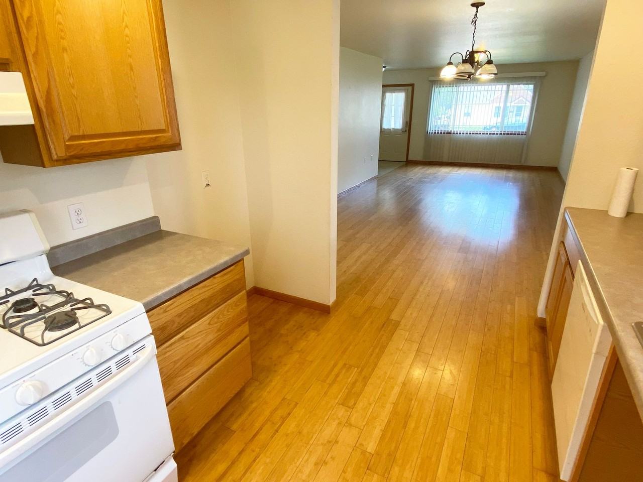 1441 Madison St - Photo 6 of 24