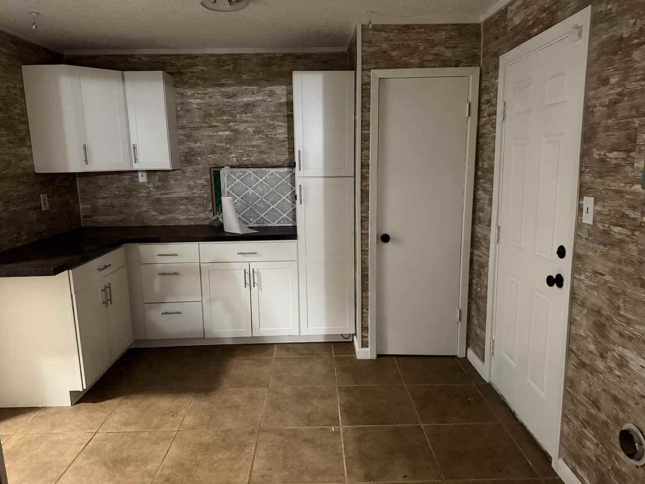 1746 1746 Ernestine - Photo 5 of 17