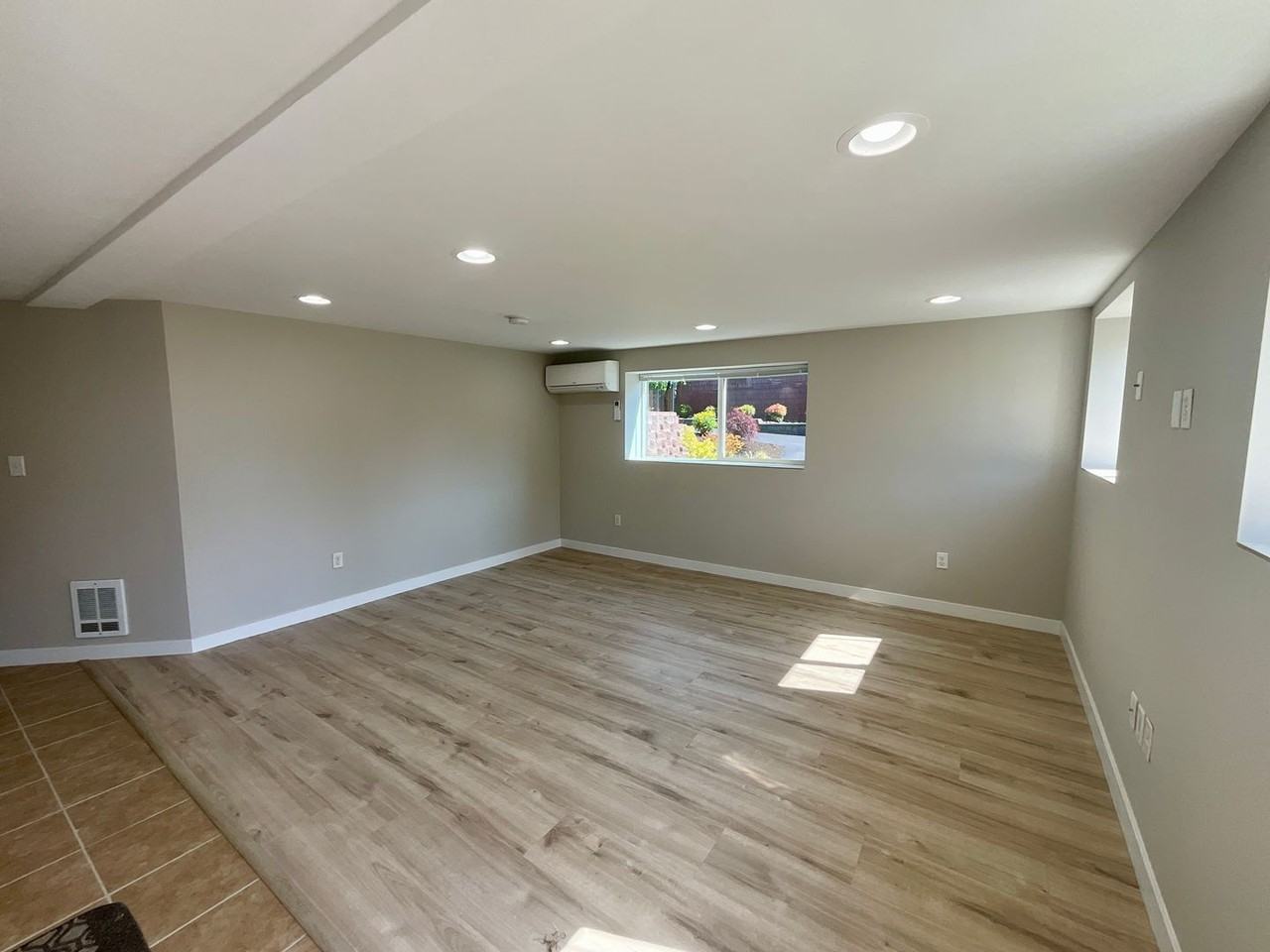 7610 Rainier Dr Lowr - Photo 2 of 23