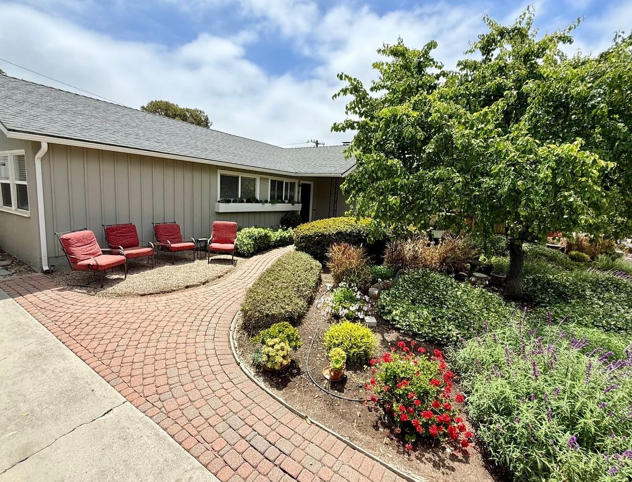 240 Vista De La Cumbre - Photo 2 of 15